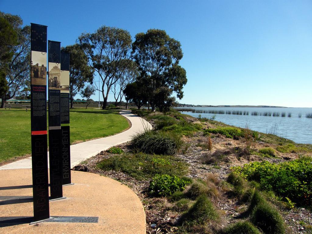 Villa Coorong Waterfront Retreat Meningie Esterno foto