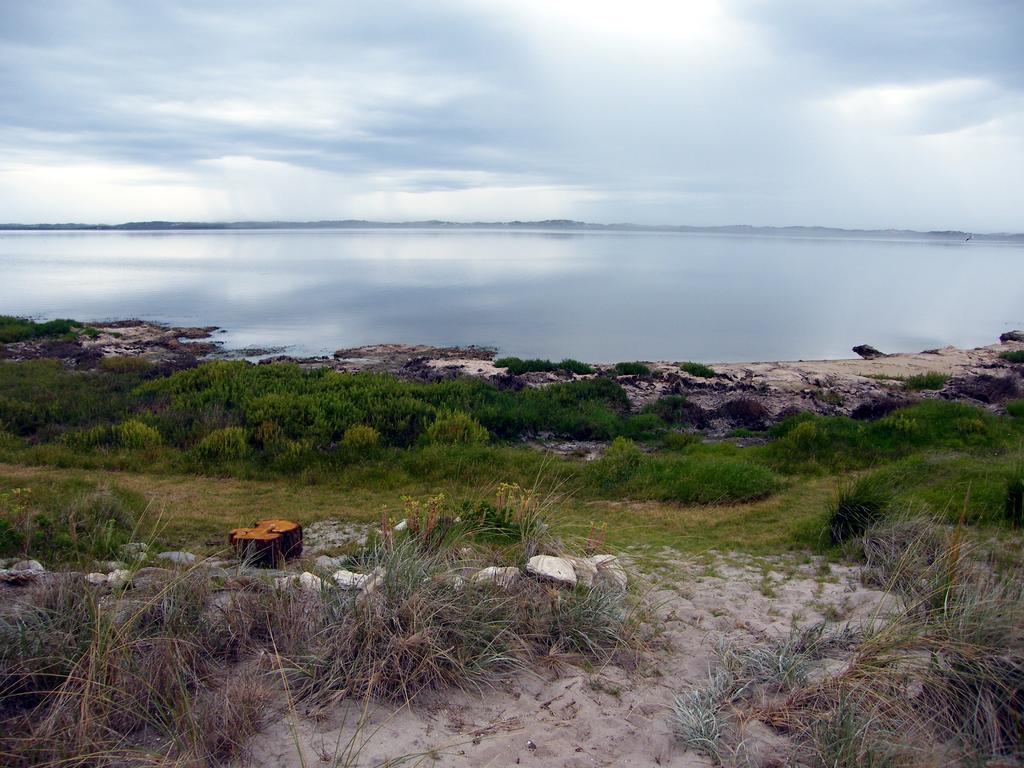 Villa Coorong Waterfront Retreat Meningie Esterno foto